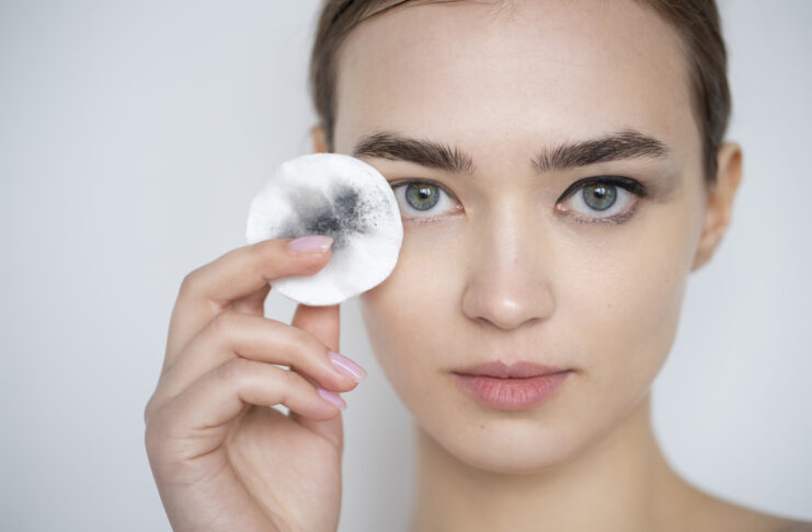When Selecting a Makeup Remover, What Considerations Ought to You Take Into Account?