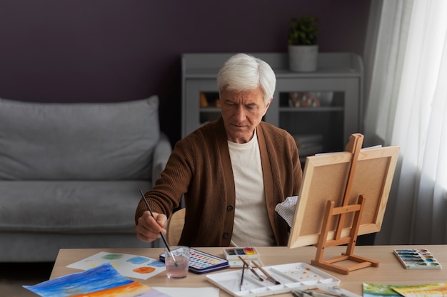 The Role of Creative Hobbies in Slowing Aging