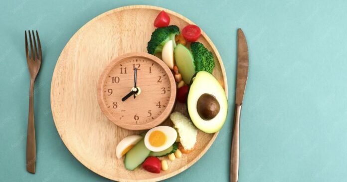Intermittent Fasting Damages Women's Hormones
