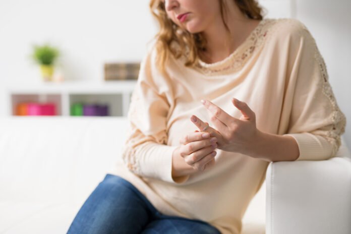 Fingernails Reveal Heart Attack Risk